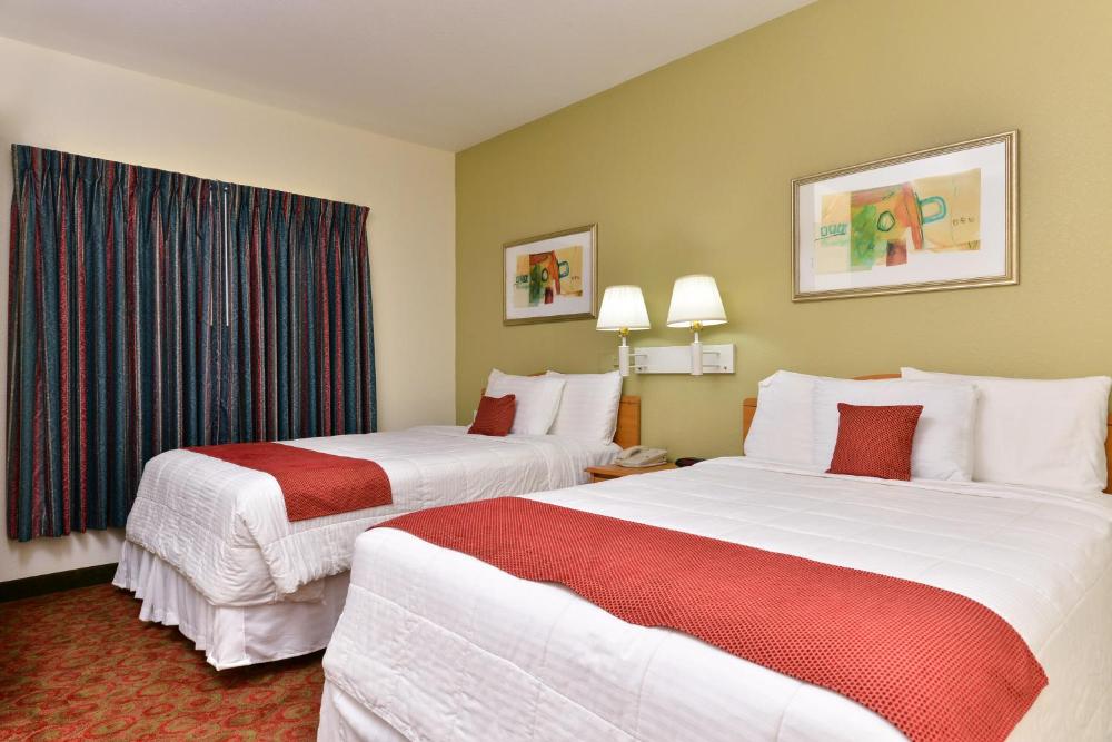 Deluxe Studio with Two Double Beds interior
